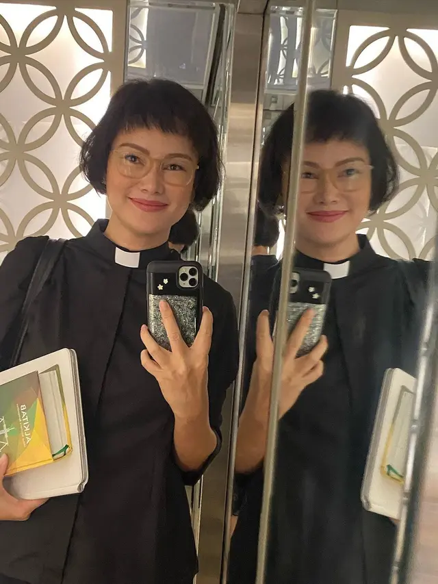 Potret terkini Tracy Trinita, dengan model rambut pendek