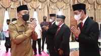 Eri Cahyadi melantik pengurus Baznas Surabaya. (Dian Kurniawan/Liputan6.com)