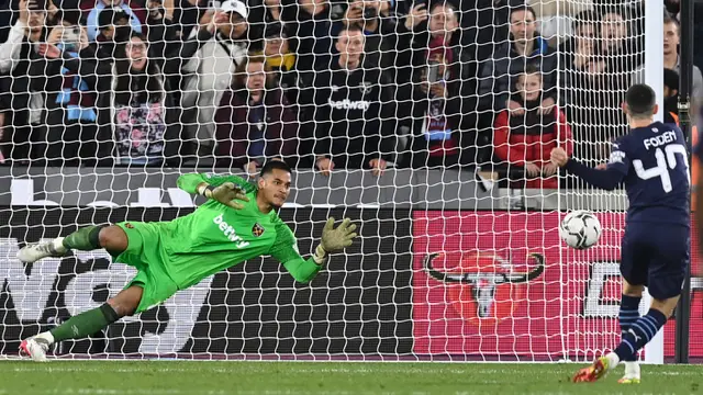 Foto: Menang Adu Penalti, West Ham United Akhiri Dominasi Manchester City di Carabao Cup