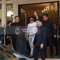 Seungri BigBang dikawal ketat saat berada di Vietnam. (Foto: Koreaboo)