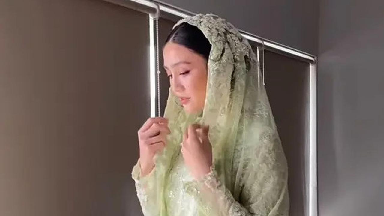Cantiknya Febby Rastanty Pakai Dress Hijau di Pengajian Jelang Nikah dengan Drajad Djumantara