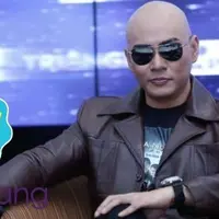 Deddy Corbuzier mengajak artis-artis yang belum pernah bermain film action ke dalam film Triangle: The Movie. 