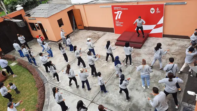 WNI di Lima, Peru menggelar perayaan dan perlombaan olahraga demi menyambut HUT RI ke-77. (Foto: Kemlu RI)