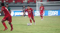 Laga sengit yang digelar di Stadion Kapten I Wayan Dipta, Gianyar, Senin (14/2/2022) ini berakhir dengan skor sama kuat 3-3. (Dok Persija)