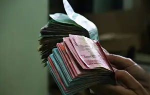Generasi Sandwich Berhak Bahagia, Begini Cara Atur Gaji Tanpa Mengorbankan Diri