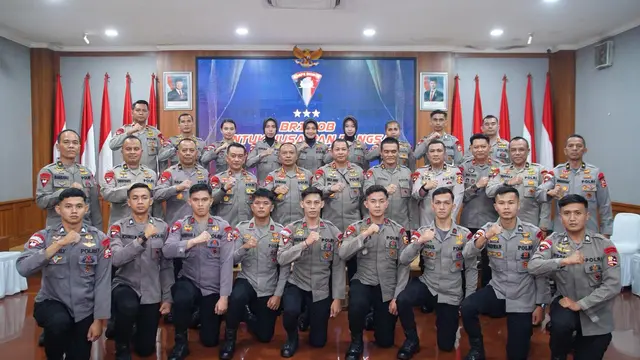 Sebanyak 21 personel Korps Brimob Polri dipilih memperkuat Timnas Indonesia dalam ajang bergengsi 6th FAI World Cup Indoor Skydiving