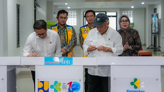 Menkes Budi bersama Menteri PUPR Basuki saat peresmian rumah susun asrama mahasiswa Politeknik Kesehatan (Poltekkes) Kemenkes Yogyakarta. (Foto: Dok Sehat Negeriku)