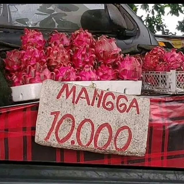 6 Cara Promosi Penjual Mangga Ini Nyeleneh Banget