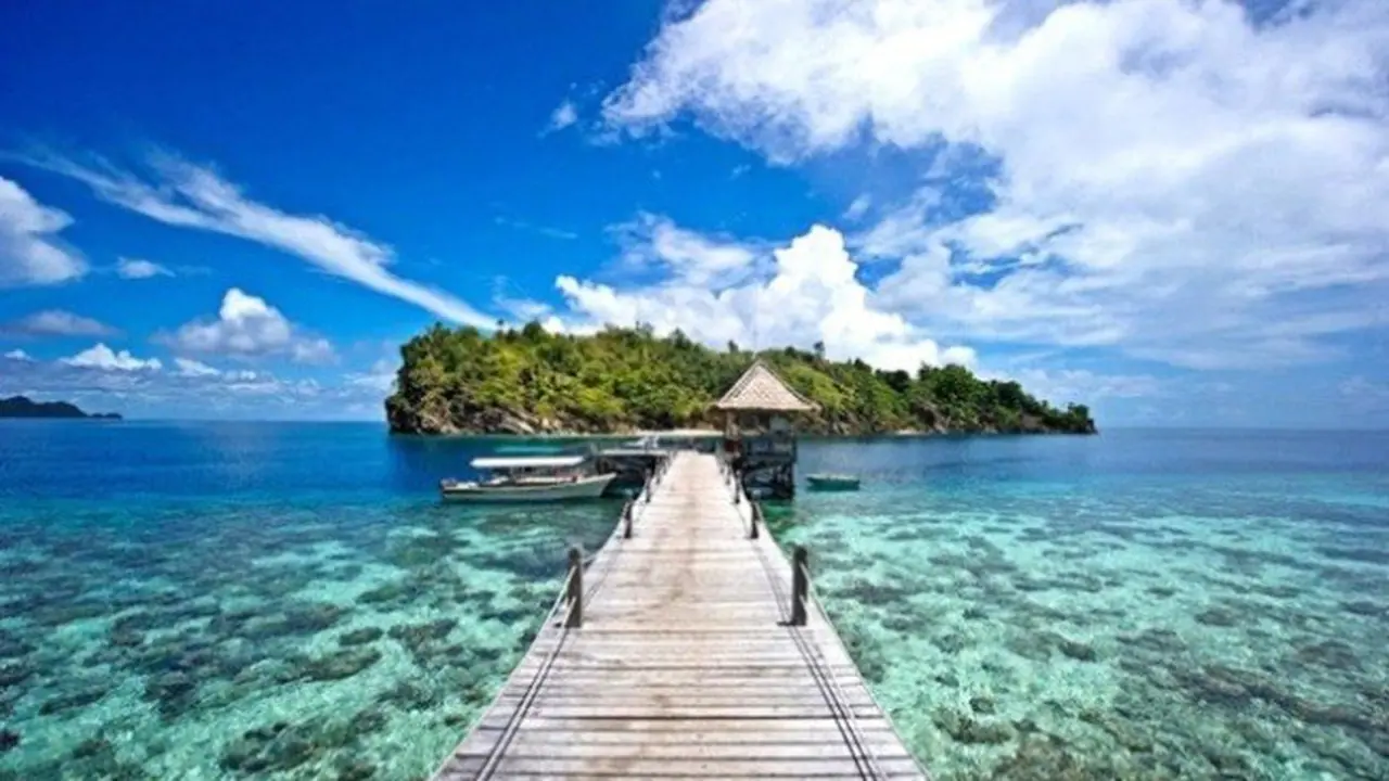Inilah 13 Destinasi Wisata yang Membaurkan Pantai dan Budaya