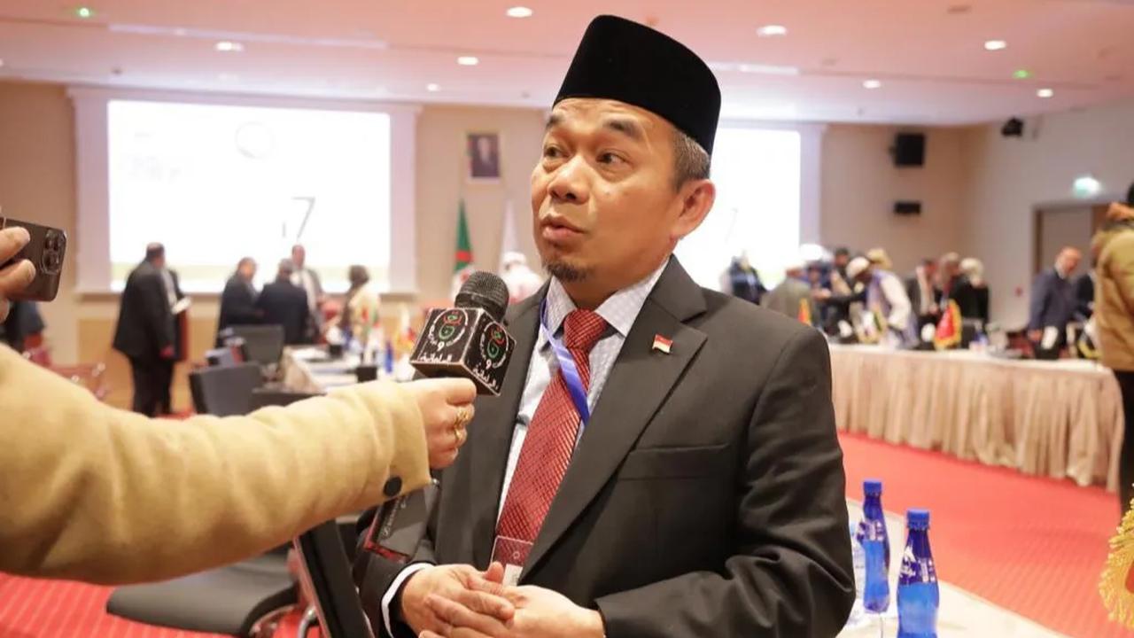 <br>Sementara, Koalisi Perubahan tengah rapat membahas tim sukses. Jazuli yakin akan diumumkan ketua dan struktur tim sukses dalam waktu dekat.