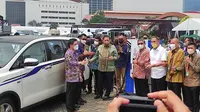 Menteri Airlangga Hartarto Jajal Toyota Kijang Innova EV Concept di IIMS 2022 (Arief/Liputan6.com)