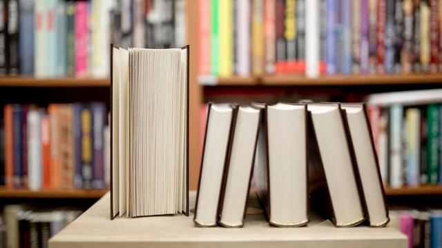 Ilustrasi buku, daftar pustaka