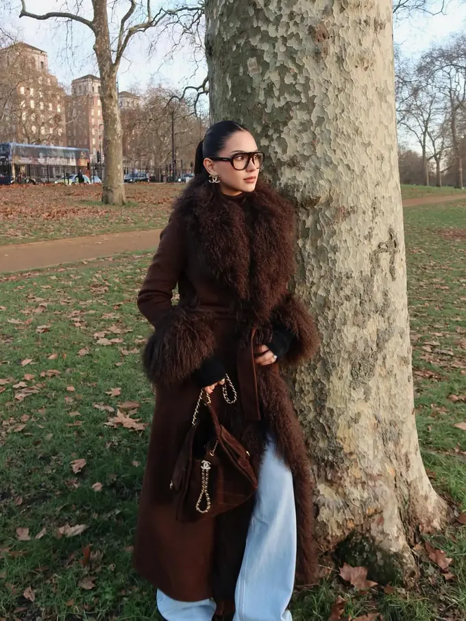 Hamil Tetap On Point, Alyssa Daguise Pamer Baby Bump dengan Coat Bulu & Perhiasan Nyaris Rp1 Miliar Saat Liburan Tahun Baru 2026 di London