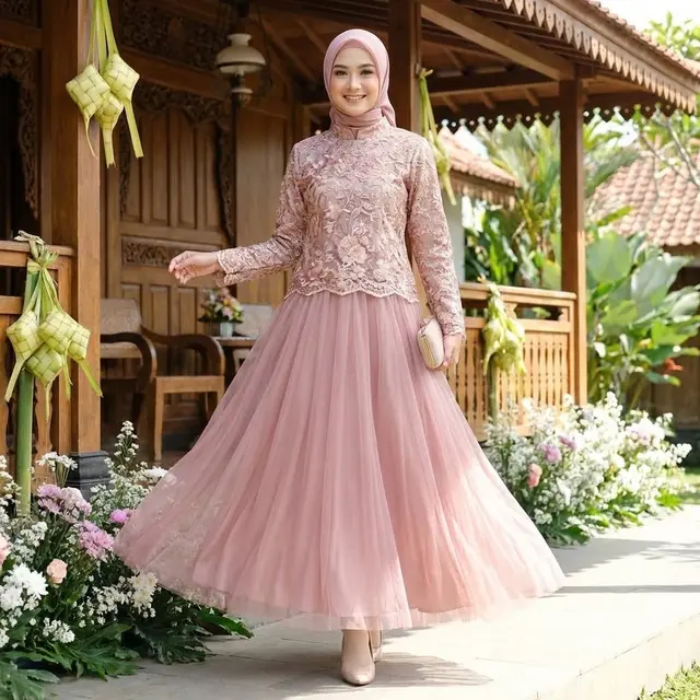 Set Rok Tutu dan Blouse Brokat (Gemini AI)