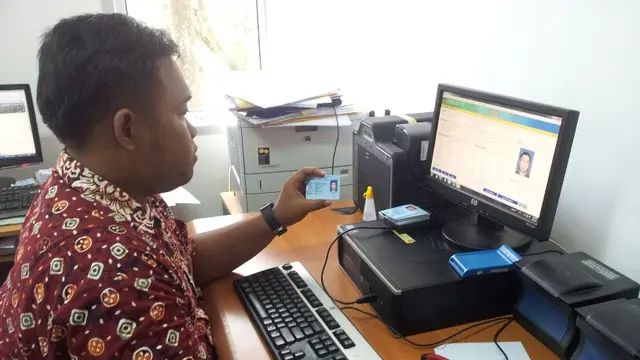 Kendala Penerbitan E-KTP Sumsel, Dari Biaya Pungli Hingga Menanti Empat Tahun
