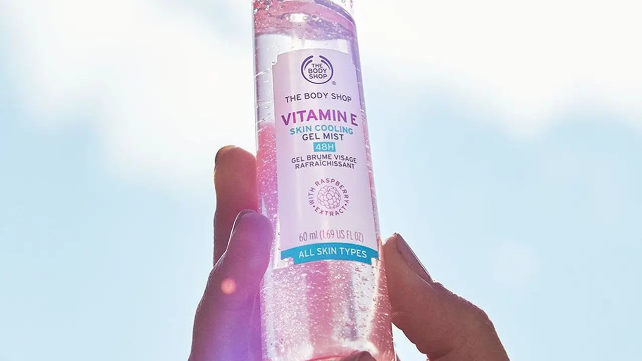 Manfaat Face Mist Vitamin E Bertekstur Gel untuk Menjaga Kelembapan Kulit