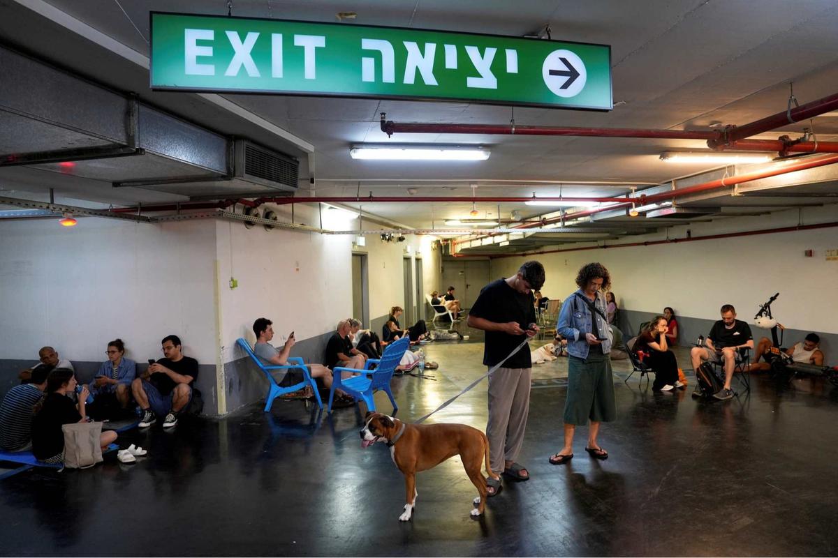 Warga Israel Ketakutan Saat Tel Aviv Dihujani Ratusan Rudal Balasan Iran
