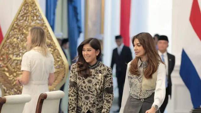 Najwa Shihab Tampil Edgy Berbatik Saat Bertemu dengan Ratu Maxima dari Belanda di Istana Merdeka