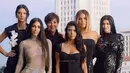 "Kris Jenner mencoba untuk mengatur pesta namun tak bisa mengundang tamu karena tak semua keluarga menyukai yang akan diundang," tambah sumber. (Cosmopolitan)