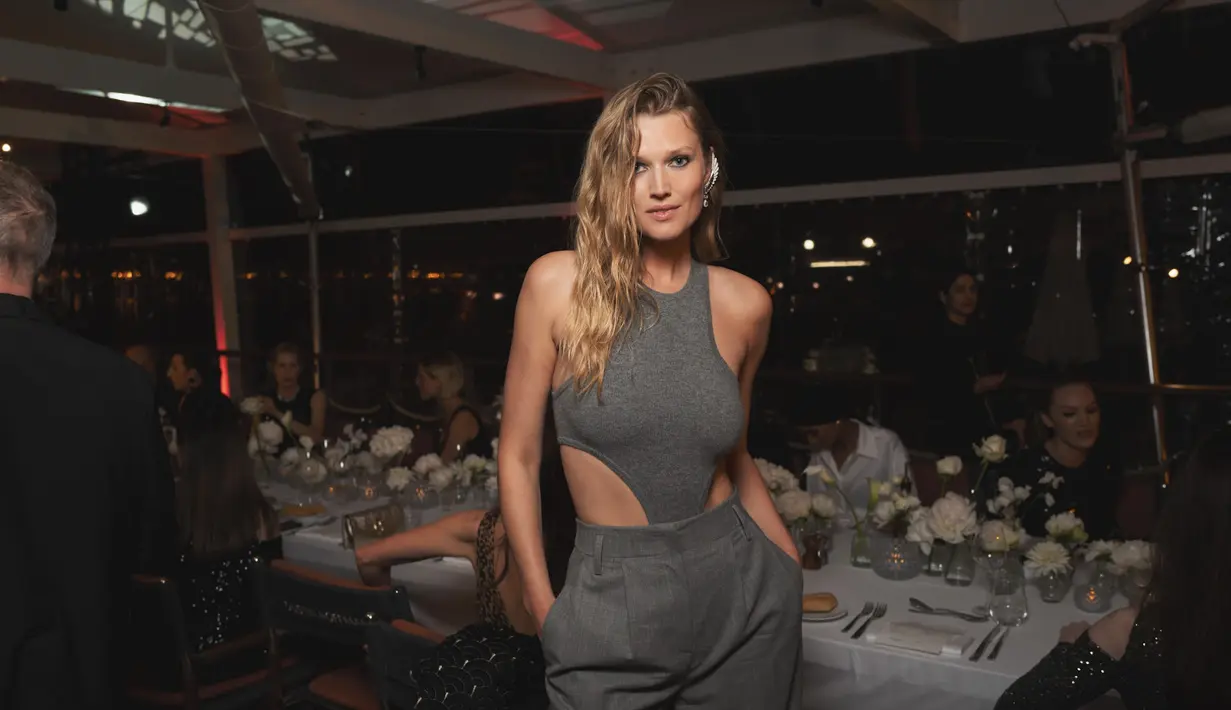 koleksi busana yang dikenakan memiliki model yang variatif.  [Foto: Michael Kors.dok]