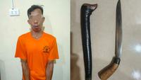 Tersangka dan barang bukti senjata tajam kasus pria di Lampung Tengah bunuh abang ipar. (Liputan6.com/Dok. Istimewa).