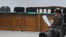 Sutan Bhatoegana menjalani sidang perdana dengan agenda pembacaan dakwaan di Pengadilan Tipikor, Jakarta, Senin (6/4/2015).  Tanpa didampingi tim kuasa hukumnya, Sutan Bhatoegana menjalani sidang perdananya. (Liputan6.com/Herman Zakharia)