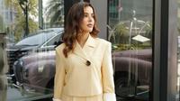 Tasya Farasya pilih kenakan baju setelan kuning saat sidang perdana perceraiannya. [@tasyafarasya]