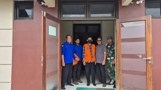 Lurah dan Carik Kalurahan Bohol, Kapanewon Rongkop ditahan kejaksaan terkait dugaan penyalahgunaan dalam pengelolaan dana desa.