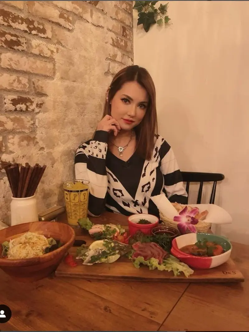 Maria Ozawa alias Miyabi, mantan bintang film panas Jepang yang sudah pensiun. (Instagram @maria.ozawa0108)