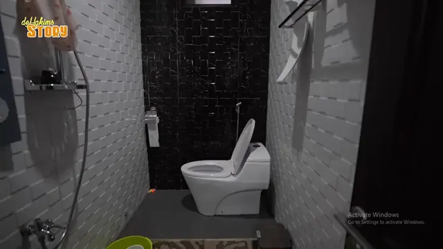 Potret Terbaru Kamar Mandi di Rumah Ayu Ting Ting  / Youtube deHakims Story