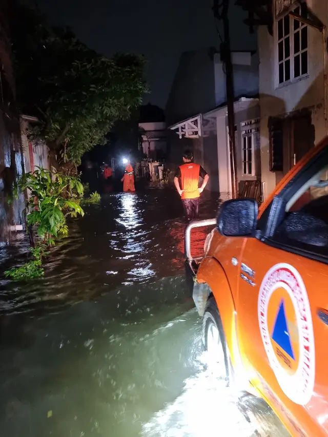 Banjir Semarang Rendam Stasiun Semarang Tawang, 4 KA Jalur Pantura Dialihkan ke Selatan