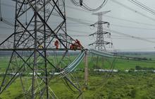 Perkuat Keandalan Listrik Jawa-Bali, PLN Lakukan Pemeliharaan SUTET 500 kV Tanpa Padam
