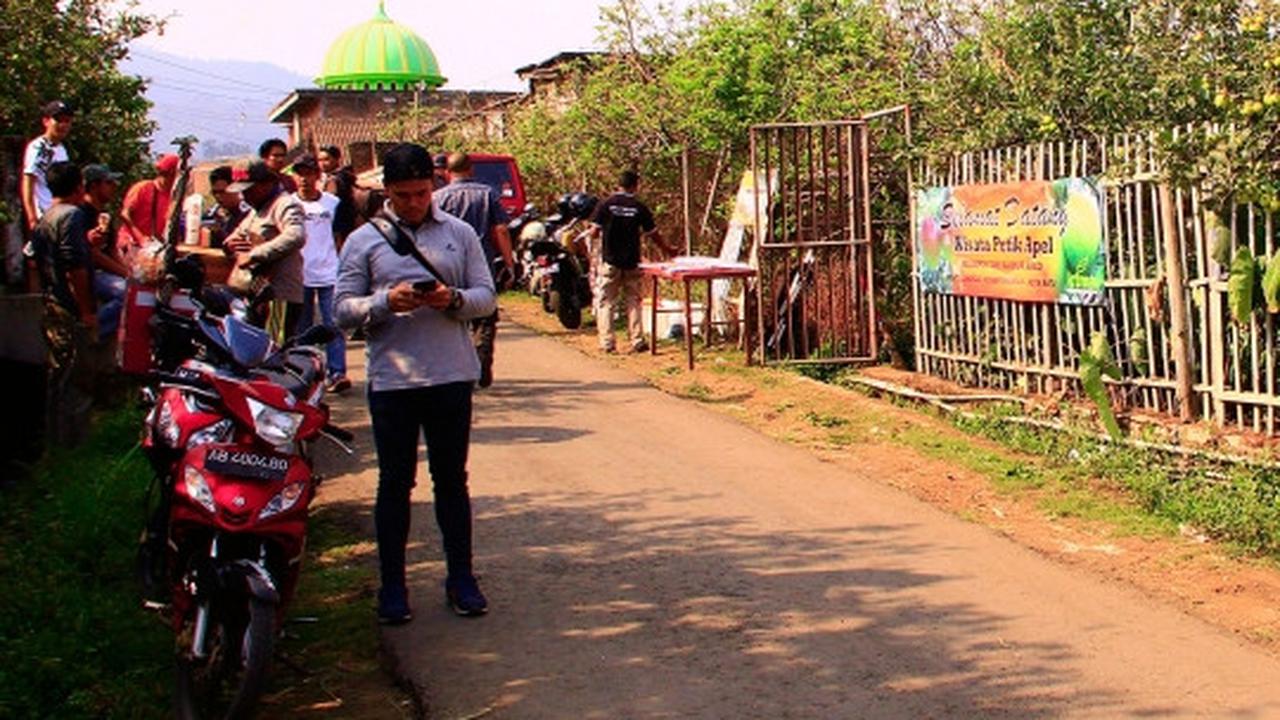 Beragrowisata ke kebun apel di Kota Batu