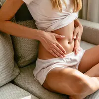 Salah satu organ penting dalam sistem pencernaan adalah usus besar atau kolon. Organ ini berperan dalam menyerap air, memproses sisa makanan, hingga membantu tubuh membuang zat yang tidak diperlukan. [Dok/freepik.com/freepic.diller]