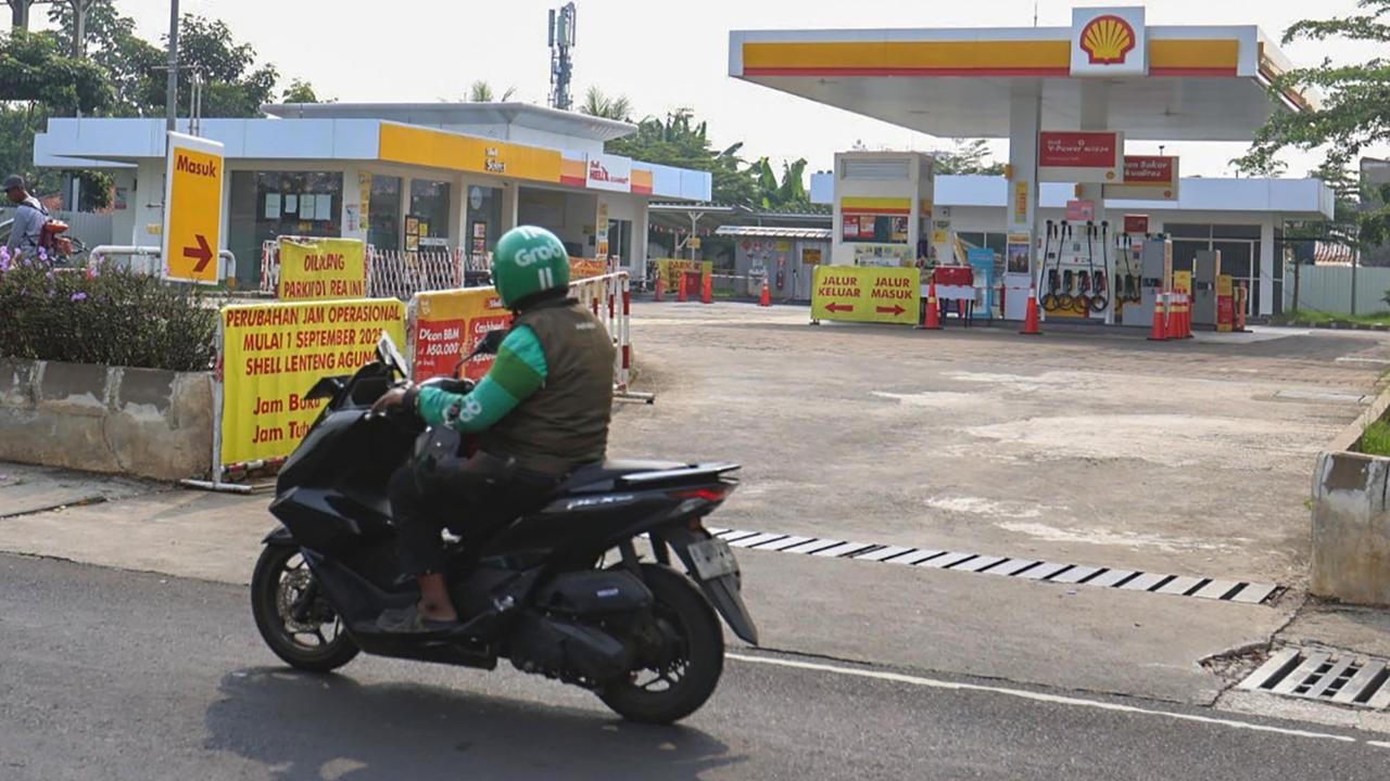 FOTO: SPBU Swasta Kehabisan BBM Non-Subsidi, Konsumen Kebingungan