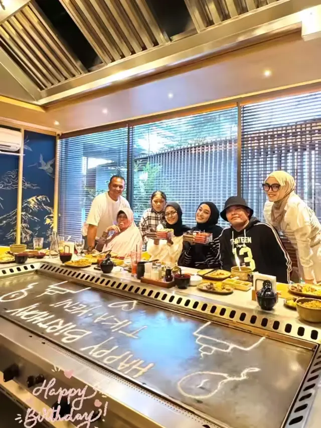 Ultah Santyka Fauziah ke-30
