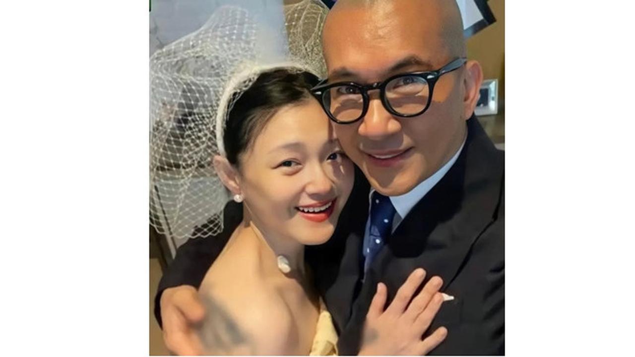 6 Foto Pernikahan DJ Koo dan Barbie Hsu yang Baru Terkuak, Tampil Romantis