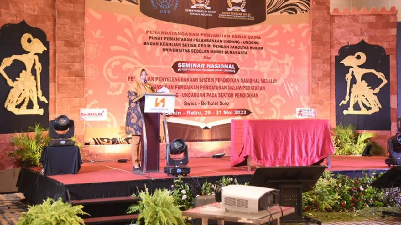 Jaring Masukan RUU Sisdiknas, Setjen DPR RI Gelar Seminar Nasional Bersama Akademisi UNS