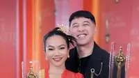 4 Ide Kebaya Modern Kombinasi Batik Ala Penyanyi Indonesia, Memesona dan Berkelas