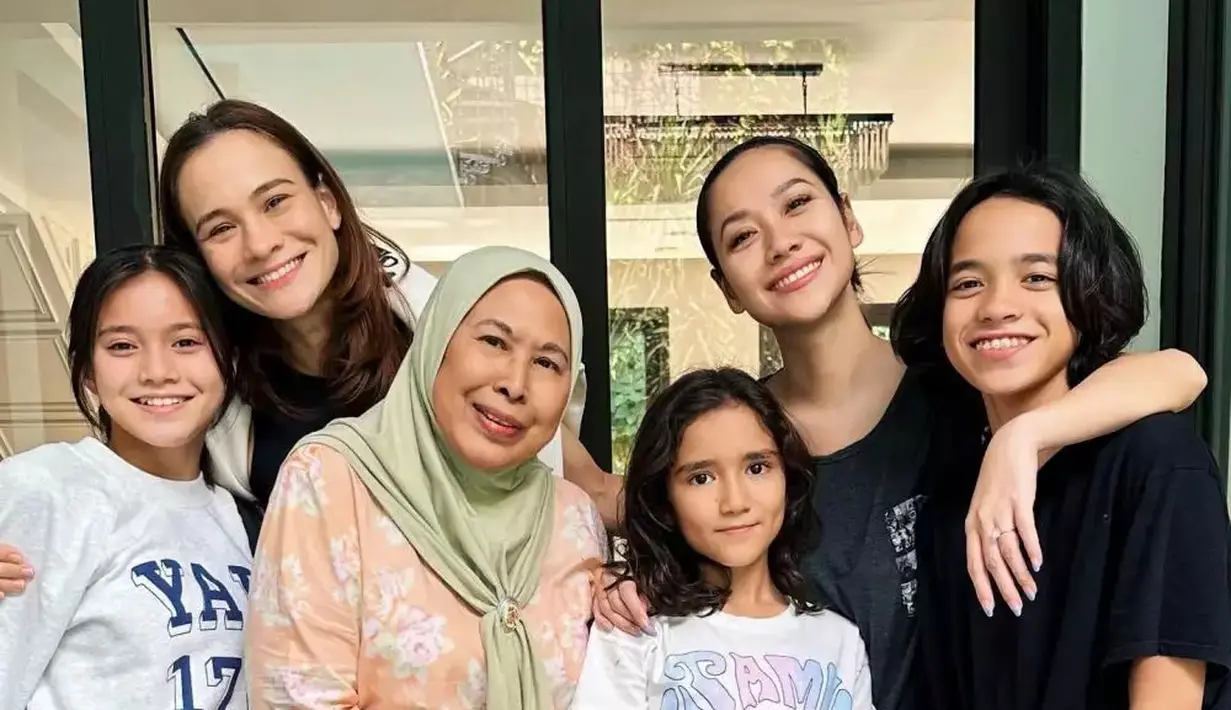 Kehadiran Noah Sinclair seolah menjadi pelipur lara bagi BCL dan Dida Sinclair setelah Ashraf meninggal dunia dalam usia 41 tahun.  [Instagram/dida_sinclair]