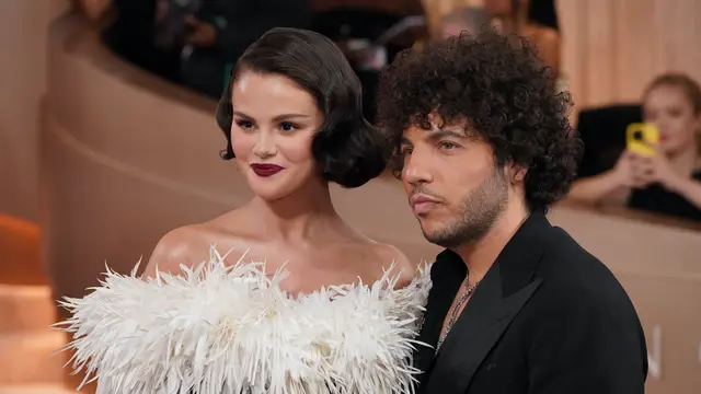 Adu Gaya Pasangan Selebriti Hadiri Golden Globes 2026, Ada Selena Gomez-Benny Blanco hingga Kylie Jenner-Timothy Chalamet