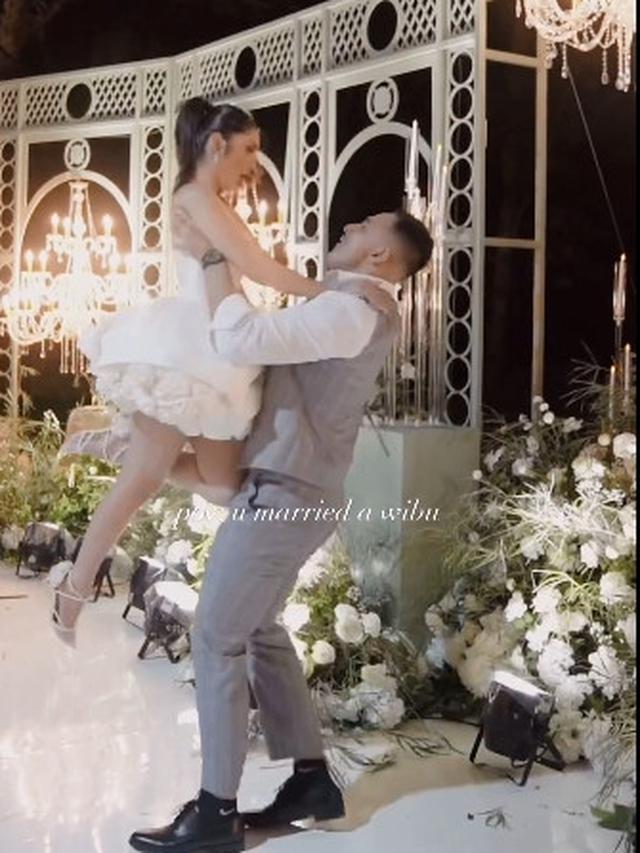 7 Momen Debi Sagita dan Marco Ivanos Cover Dance Lagu One Piece di Pesta Pernikahannya