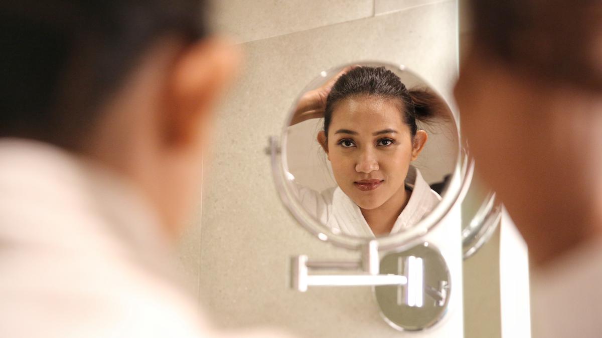 7 Karakter Perempuan yang Tidak Suka Memakai Makeup