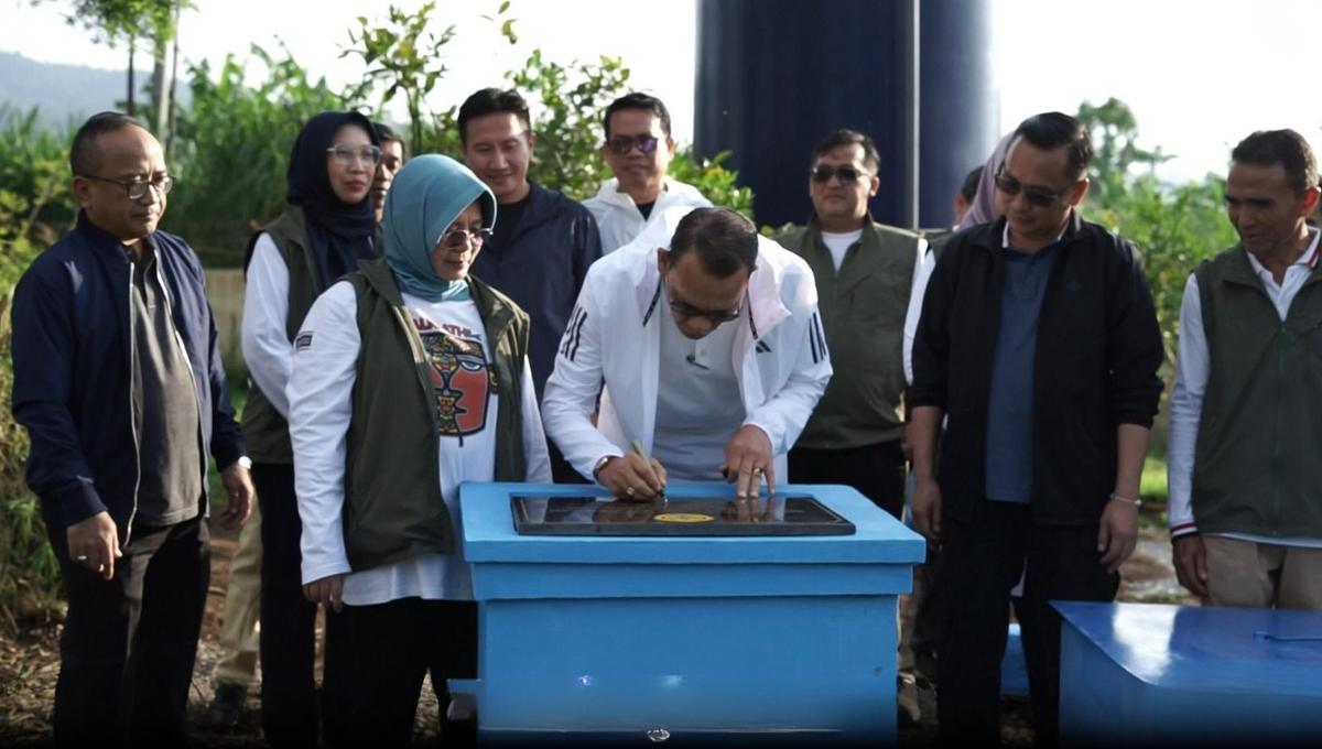 Plt. Sekretaris Jenderal Kementan, Ali Jamil saat meninjau KPS Manoko di Bandung