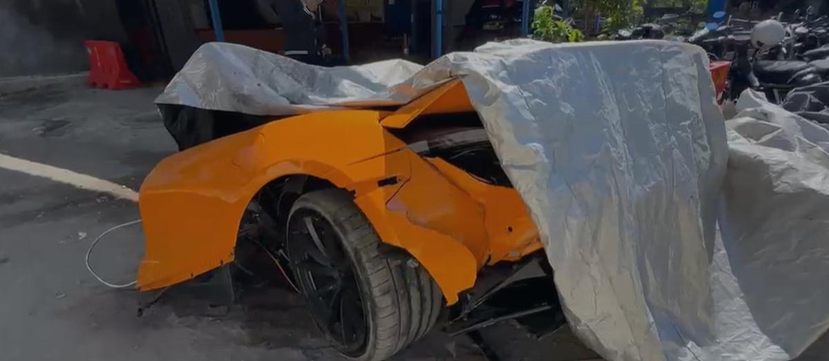 McLaren 720S milik YouTuber Terbelah Dua