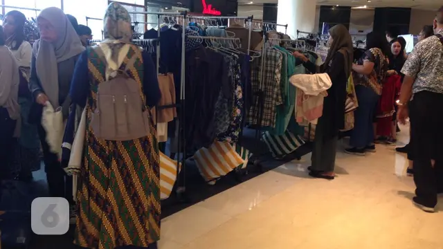 Tukar Baju
