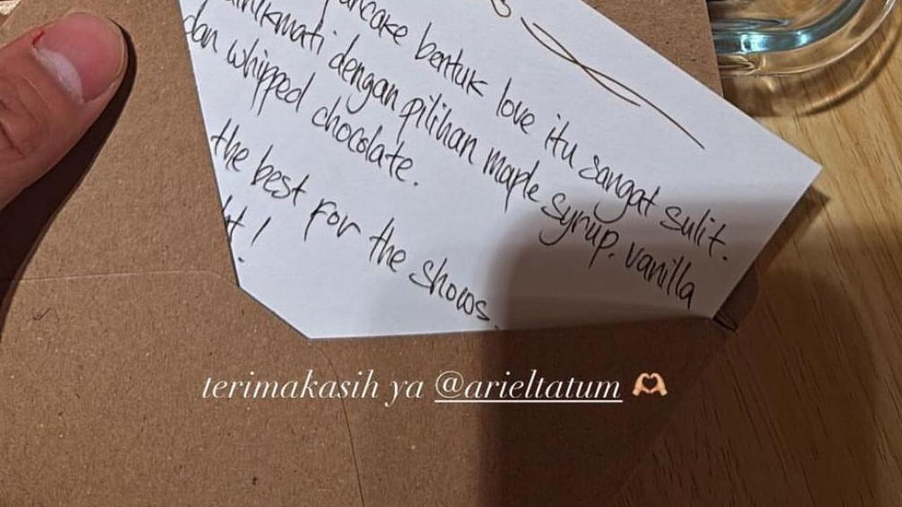 Ariel Tatum dan Daffa Wardhana Dikabarkan Pacaran, Dapat Bunga saat Valentine - Buatkan Pancake Bentuk Love