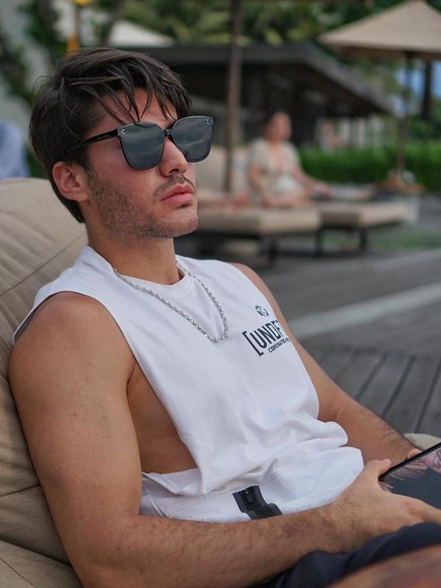 7 Potret Valentino Peter, Pemeran Rama dalam Sinetron Love Story The Series