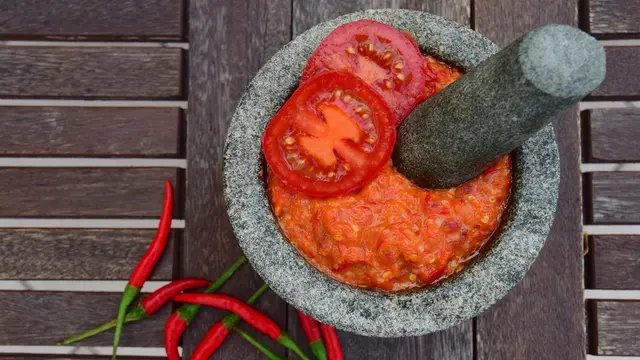 Resep Sambal Tomat Segar yang Bisa Dibikin Dalam Waktu 5 Menit Saja, Tertarik Mencobanya?