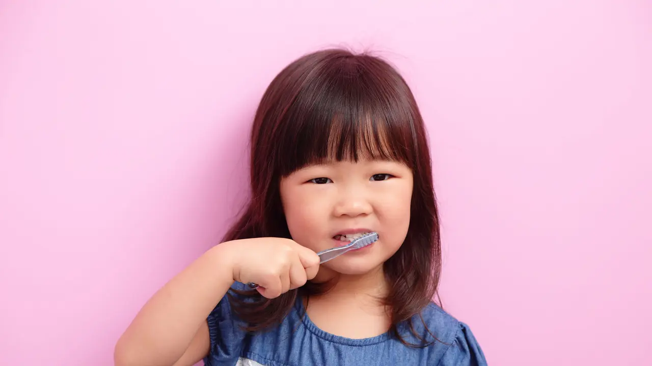 anak sikat gigi